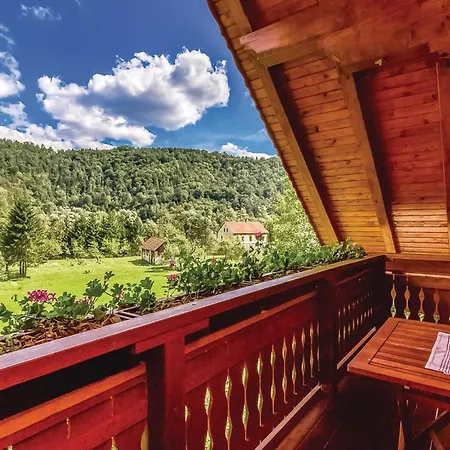 2 Bedroom Stunning Home In Lukovdol Stari Trg ob Kolpi