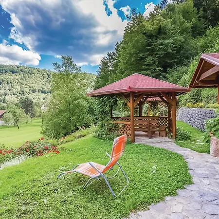 Počitniška hiša 2 Bedroom Stunning Home In Lukovdol