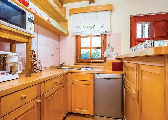 Holiday home 2 Bedroom Stunning Home In Lukovdol Stari Trg ob Kolpi