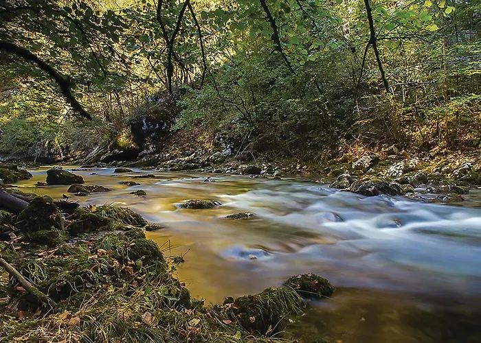 2 Bedroom Stunning Home In Lukovdol Holiday home