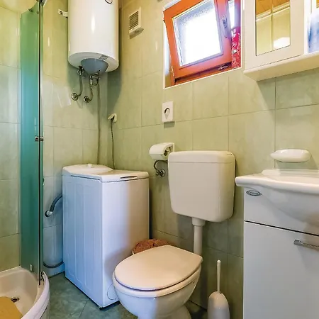 度假居 2 Bedroom Stunning In *